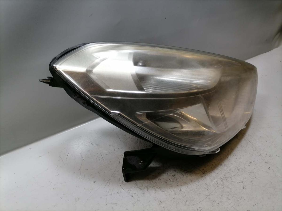 Dacia Lodgy original Scheinwerfer vorn rechts Halogen leicht vergilbt Bj.2013